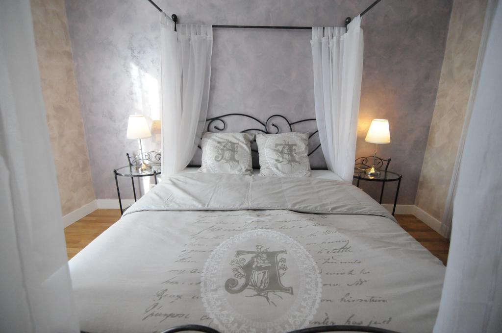 Appartement De Charme Climatise Pour 6 A 8 Pers Amboise Cameră foto
